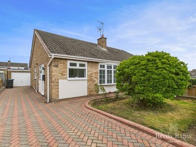 2 bedroom Semi Detached Bungalow for sale