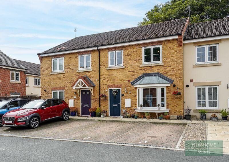 4 bedroom Mid Terrace House for sale