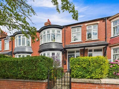 3 bedroom Mid Terrace House for sale
