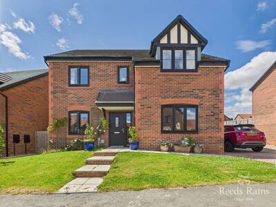 Dibdale Gardens, 4 bedroom Detached House for sale, £390,000