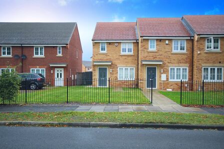 Park Road South, 2 bedroom End Terrace House for sale, £139,000