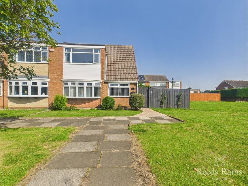 4 bedroom Semi Detached House for sale