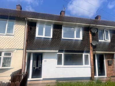 3 bedroom Mid Terrace House for sale