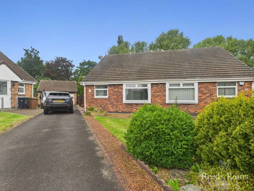 2 bedroom Semi Detached Bungalow for sale