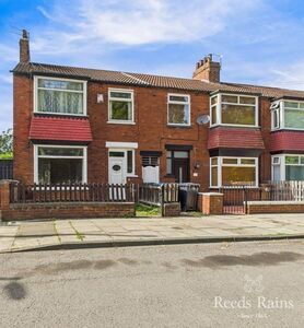 3 bedroom End Terrace House for sale