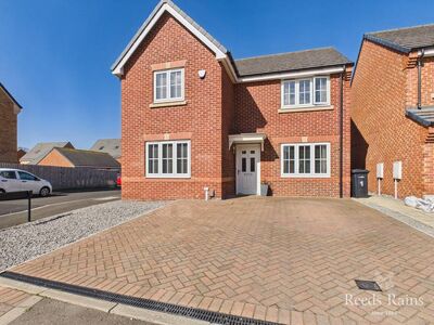 3 bedroom Detached House for sale