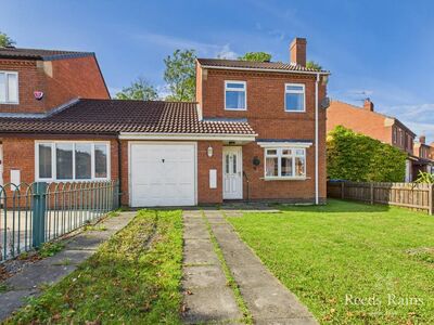 3 bedroom Detached House for sale