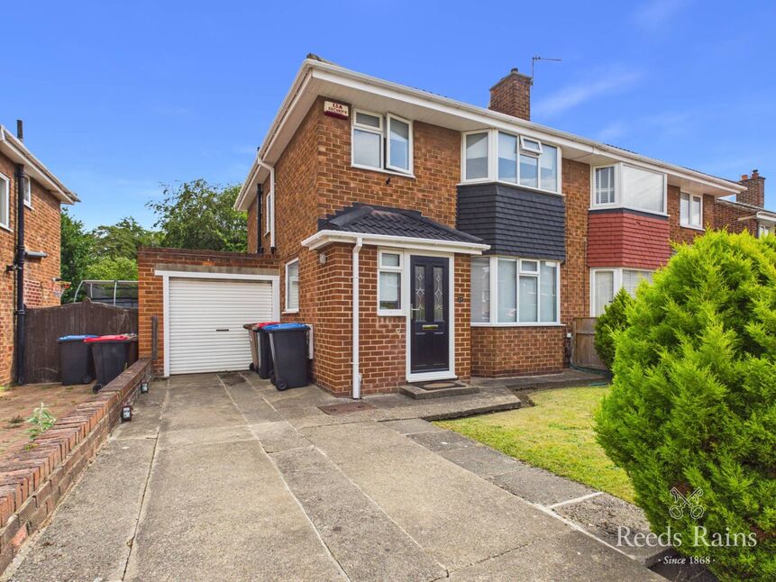 Main image of 3 bedroom Semi Detached House for sale, Elwick Avenue, Middlesbrough, North Yorkshire, TS5