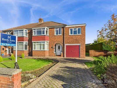 4 bedroom Semi Detached House for sale