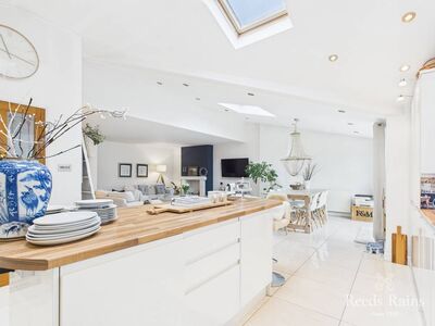 Parkway Drive, 4 bedroom Semi Detached House for sale, &pound;305,000