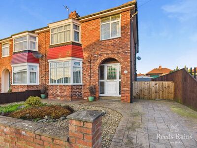 Heythrop Drive, 3 bedroom Semi Detached House for sale, &pound;189,995