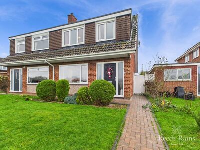 3 bedroom Semi Detached House for sale