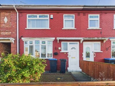 3 bedroom Mid Terrace House for sale
