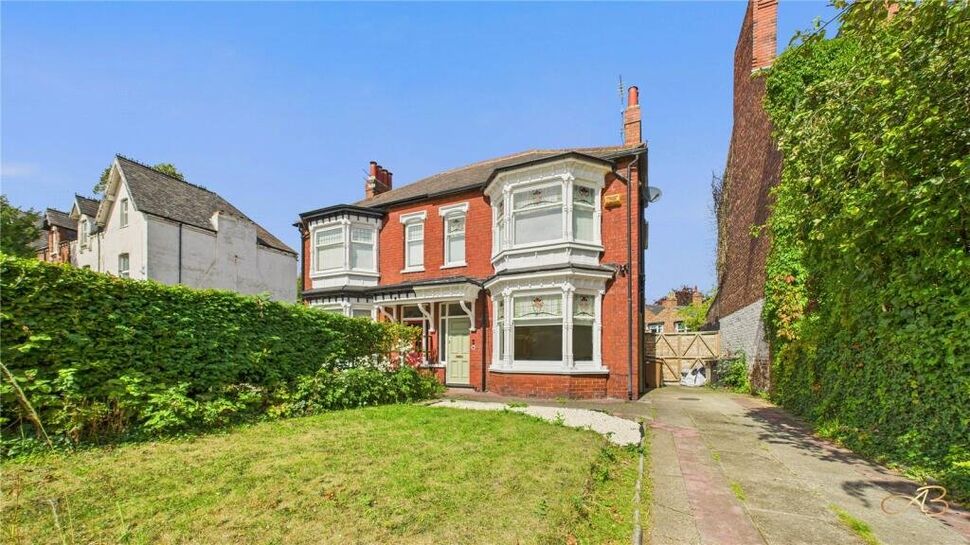 4 bedroom Semi Detached House for sale