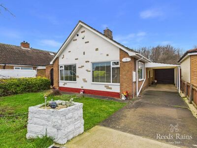 Whinstone Drive, 3 bedroom Detached Bungalow for sale, &pound;299,995