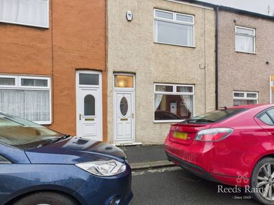 2 bedroom Mid Terrace House for sale