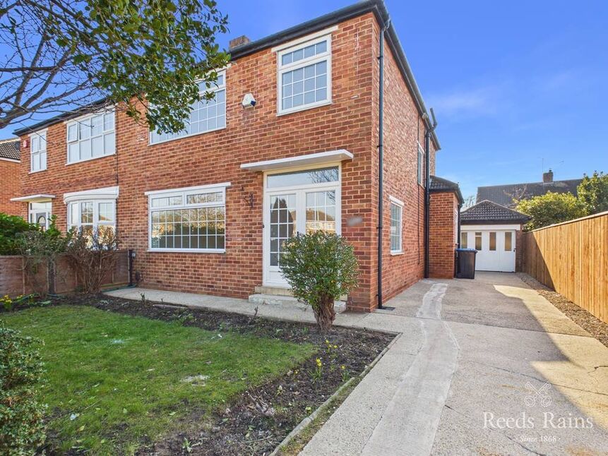 Main image of 3 bedroom Semi Detached House to rent, Acklam Road, Middlesbrough, North Yorkshire, TS5