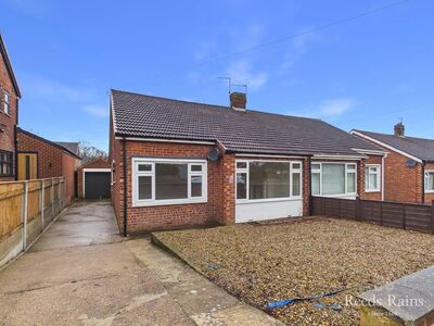 2 bedroom Semi Detached Bungalow for sale