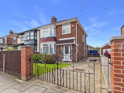 Heythrop Drive, 3 bedroom Semi Detached House for sale, &pound;205,000