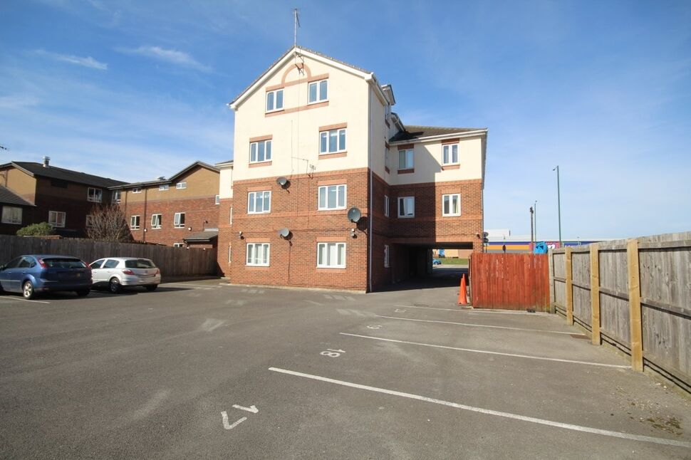 Main image of 2 bedroom Flat for sale, Trunk Road, Eston, North Yorkshire, TS6