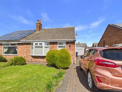 2 bedroom Semi Detached Bungalow for sale