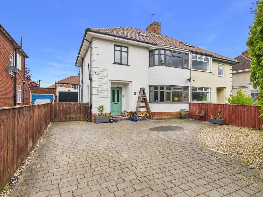4 bedroom Semi Detached House for sale