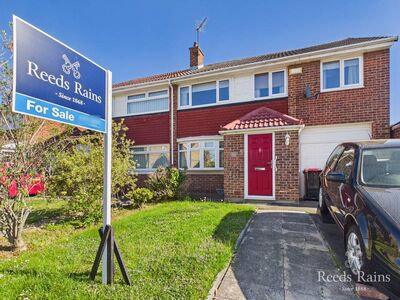 5 bedroom Semi Detached House for sale
