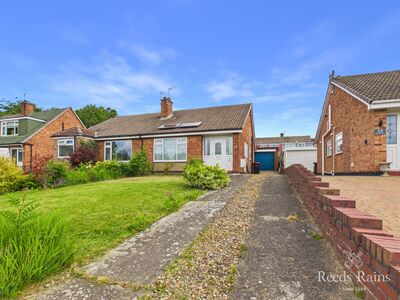 2 bedroom Semi Detached Bungalow for sale