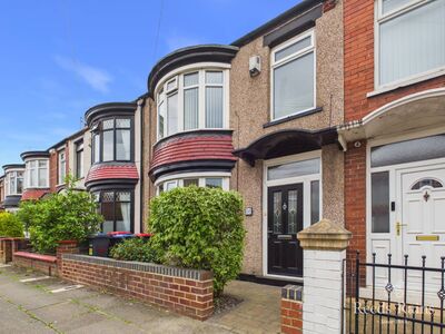 3 bedroom Mid Terrace House for sale