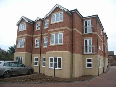 2 bedroom Flat for sale