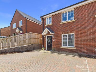 Ashdown Road, 3 bedroom Semi Detached House for sale, &pound;175,000