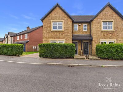 3 bedroom Semi Detached House for sale