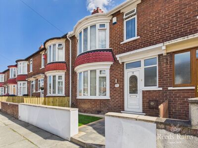 3 bedroom Mid Terrace House for sale