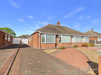 Cradley Drive, 2 bedroom Semi Detached Bungalow for sale, &pound;230,000