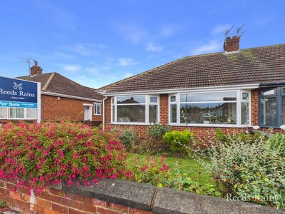 2 bedroom Semi Detached Bungalow for sale
