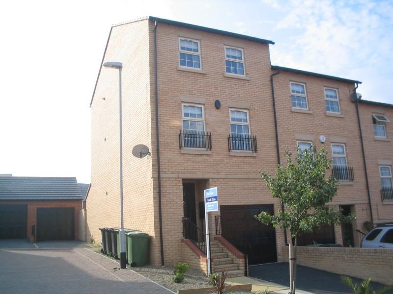 Main image of 4 bedroom End Terrace House to rent, Renaissance Drive, Churwell morley, Leeds, LS27