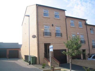 Renaissance Drive, 4 bedroom End Terrace House to rent, &pound;1,300 pcm