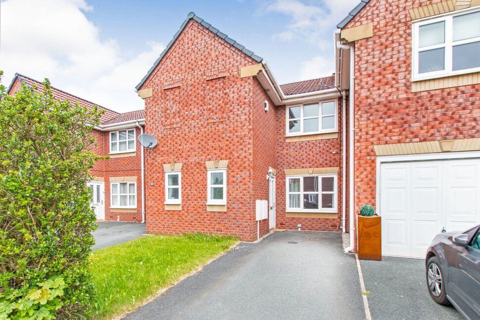 Main image of 3 bedroom Mid Terrace House to rent, Tingley, Wakefield, West Yorkshire, WF3