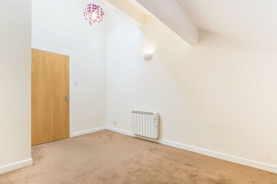 Main image of 1 bedroom  Flat to rent, Queen Street, Morley, Leeds, LS27