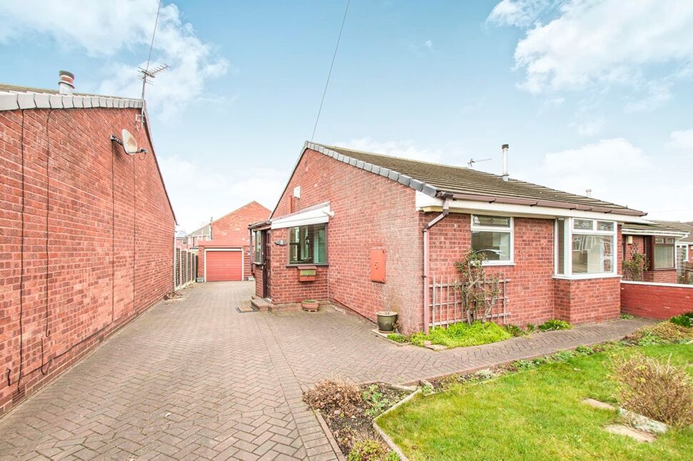 Main image of 2 bedroom Detached Bungalow to rent, Flexbury Avenue, Morley, Leeds, LS27