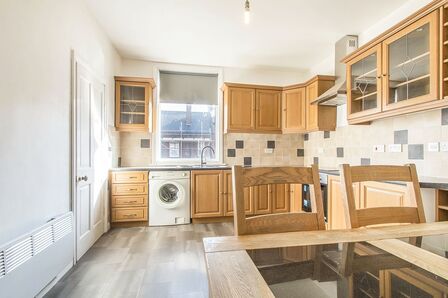 Barras Place, 2 bedroom  Flat to rent, £795 pcm