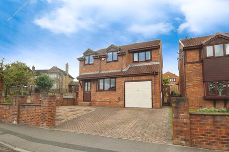 Springbank Avenue, 4 bedroom Detached House for sale, £395,000