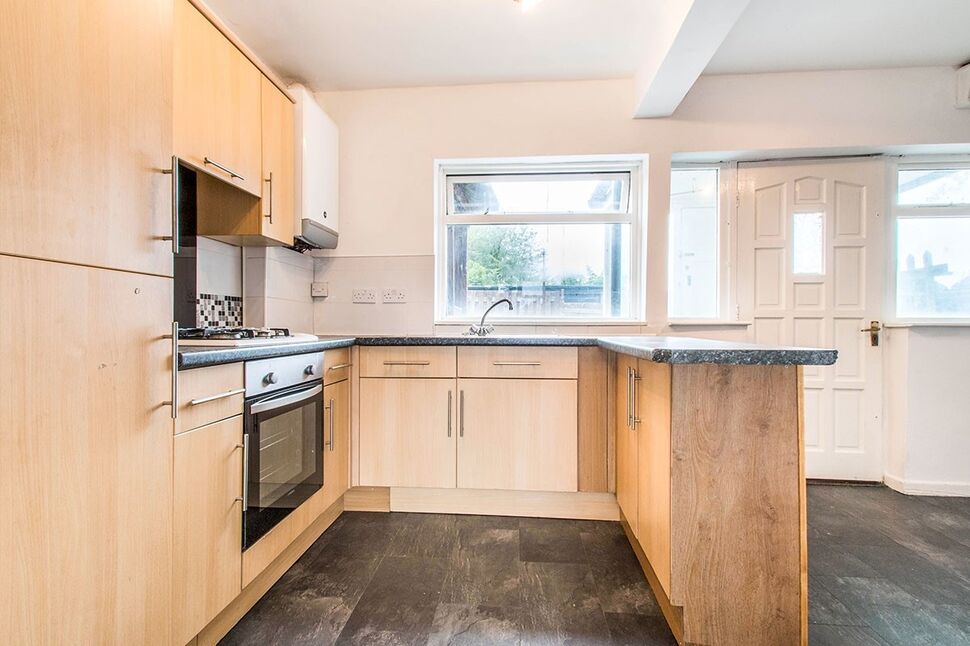 Kitchen / Dining Area