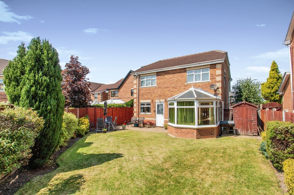 4 bedroom Detached House for sale, Springfield Road, Morley, LS27 £