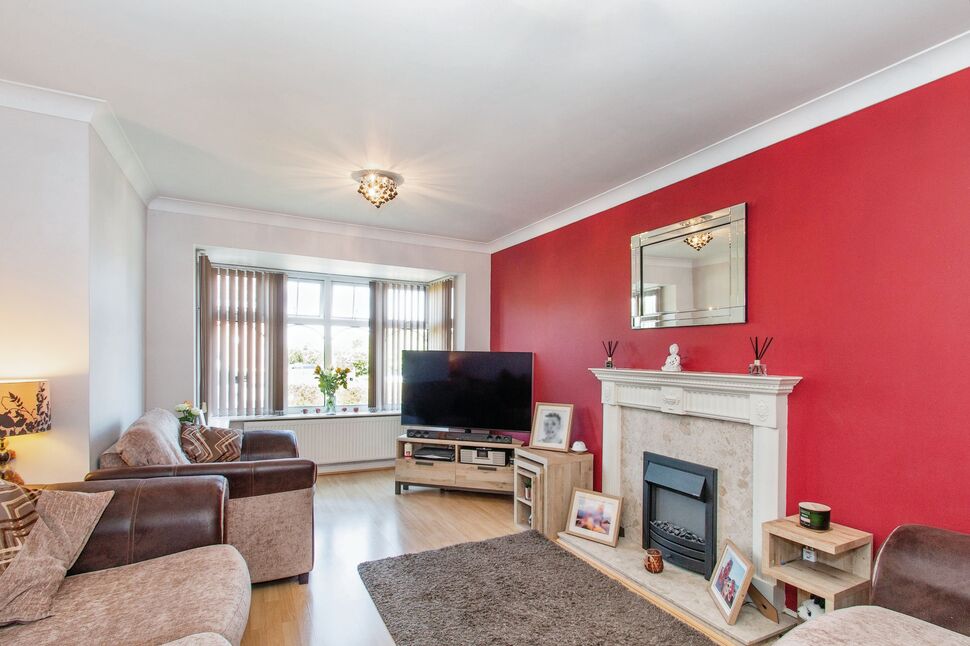4 bedroom Detached House for sale, Springfield Road, Morley, LS27 £