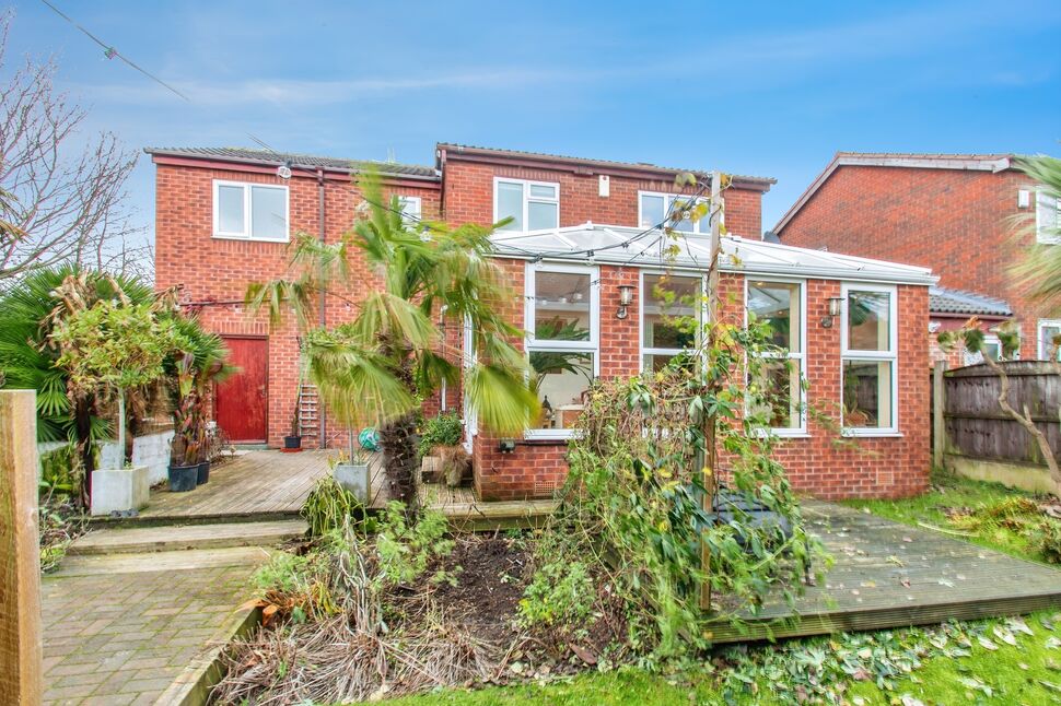 4 bedroom Detached House for sale, Way, Tingley, WF3 £425,000