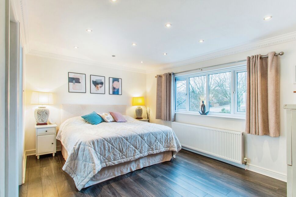 4 bedroom Detached House for sale, Way, Tingley, WF3 £425,000