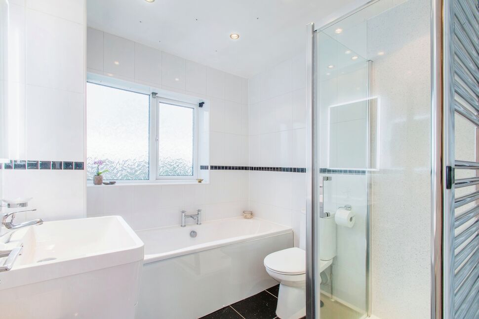 4 bedroom Detached House for sale, Way, Tingley, WF3 £425,000