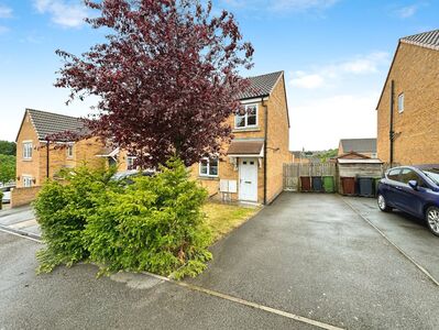 Seven Hill Way, 2 bedroom End Terrace House to rent, £1,175 pcm