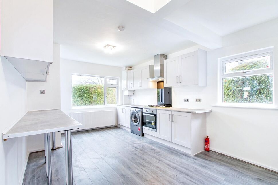Main image of 3 bedroom Semi Detached House to rent, Deansway, Morley, West Yorkshire, LS27
